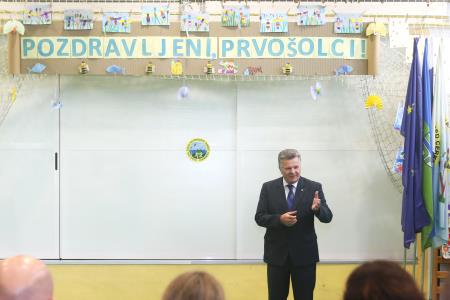 PRVOŠOLČKI BEGUNJE 06 FOTO LJUBO VUKELIČ